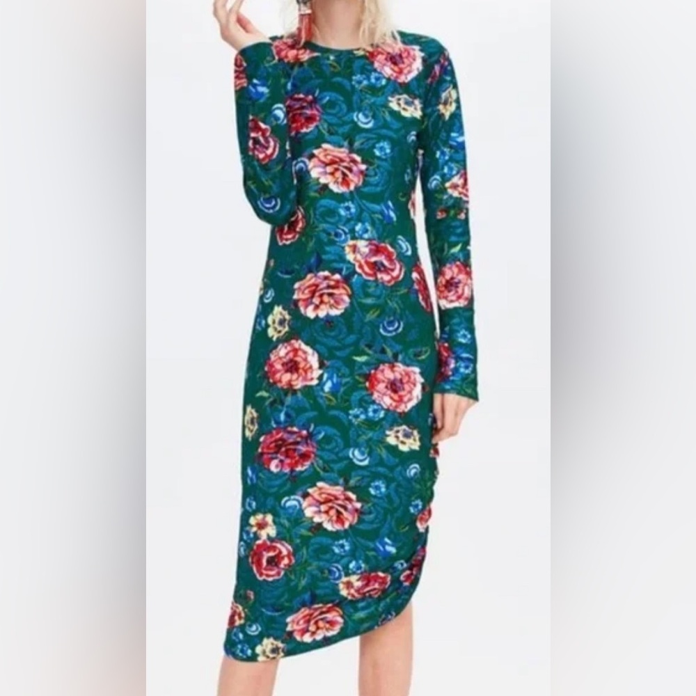 Stylish and Unique Party Dress - Bold Print - Ruched side